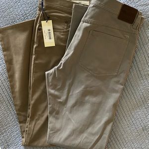 2 pair of men’s Onward Reserve twill pants.